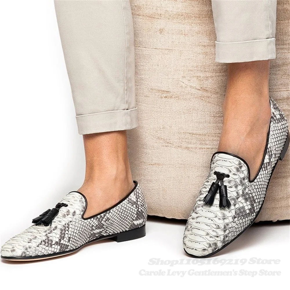 

Snake Embossed Leather Shoes Men Round Toe Tassel Design Slip On Loafers Handmade Shallow Casual Comfortable Plus Size Shoes