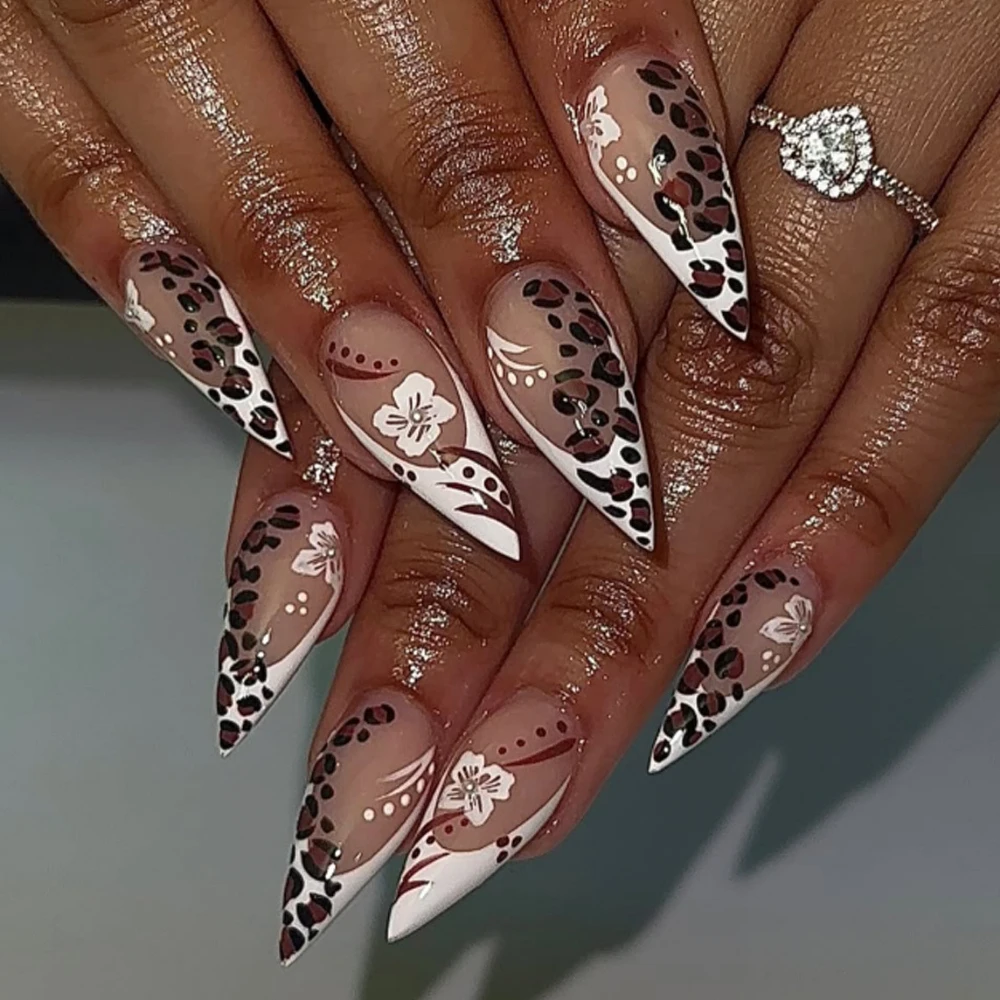 

Leopard Print French White Flowers Wearable Nail Art Stylish Almond Fake Nails Detachable Finished False Nails Press on Nails