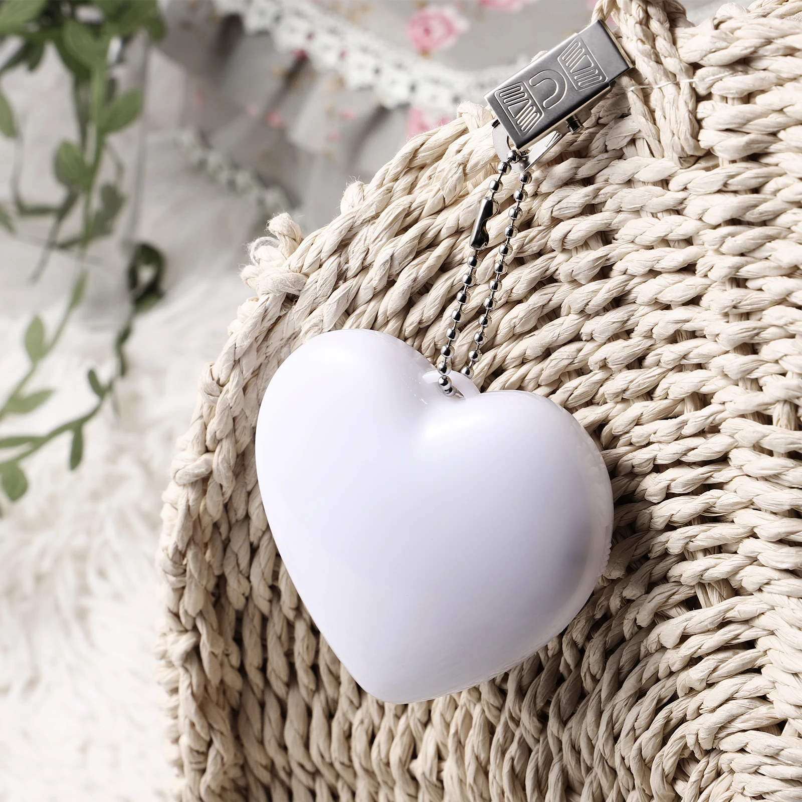 

Purse Light 1 Small Lamp with White Heart Shaped Design for Women Night Touch Sensor Great for Bags Keys Phone Reading