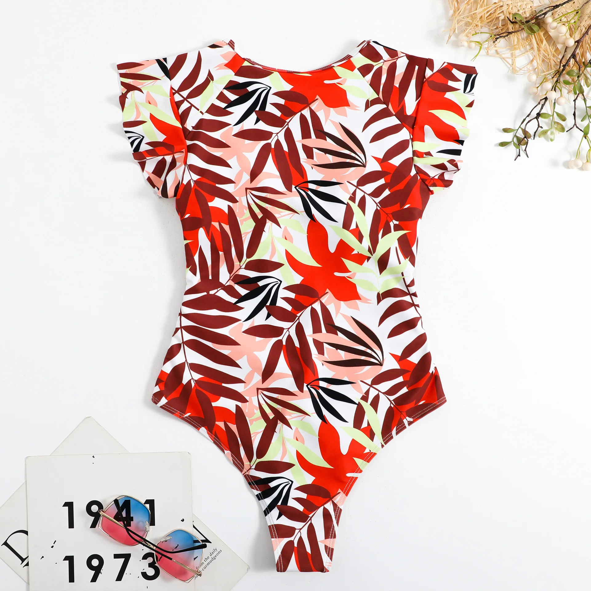 Peachtan Short Sleeve One Piece Swimsuit Women 2024 New Leaf Print Swimwear Tummy Control Surf Suit Sporty Swimwear Bathing Suit