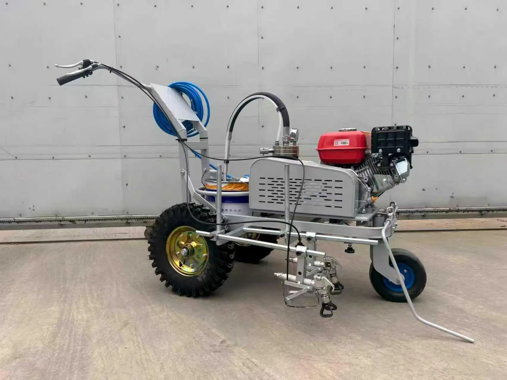 Self-Propelled Road Marking Machine with Engine for Road Line Striper Work