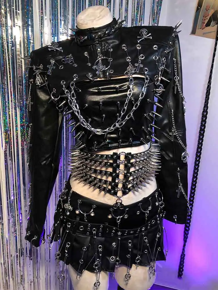 Goth T-Shirt Vintage ALT Rave Spiked Grunge Y2K Tops Emo Clothing with Spikes Punk Rock Clothes Festival Outfit Gothic Tank