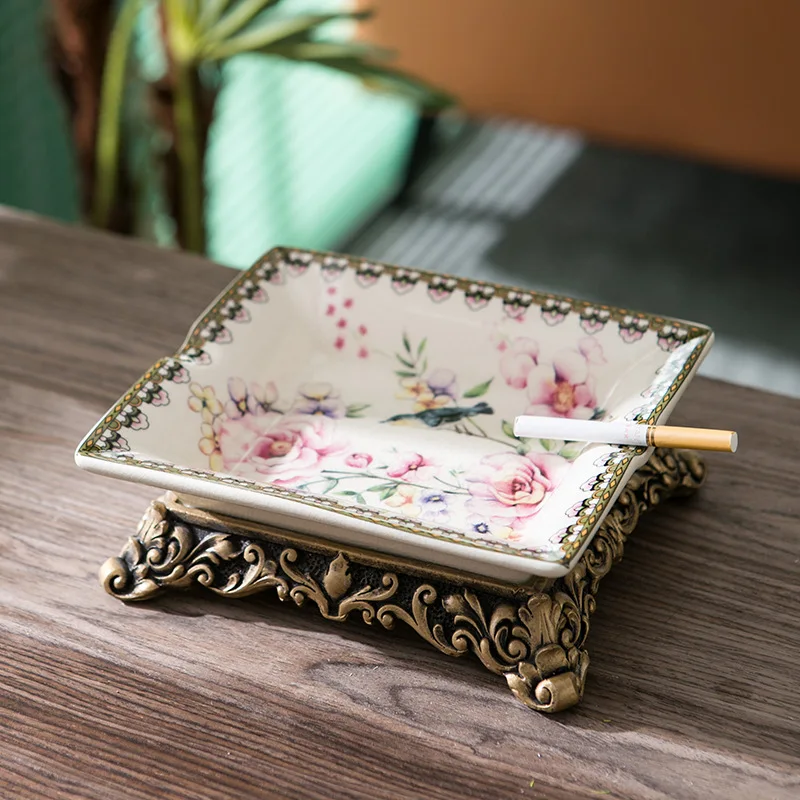 Living room coffee table, home ashtray, American countryside, British flower and bird, ceramic cigar ashtray decoration ornament
