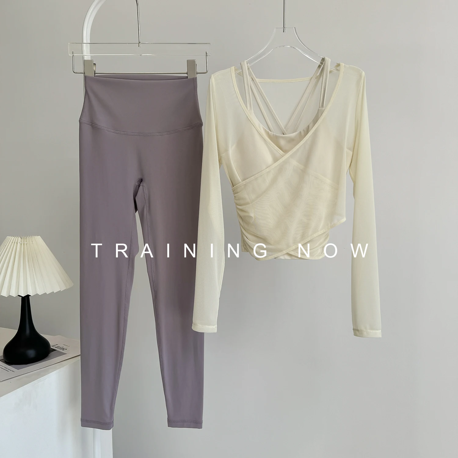 

Профессиональный комплект одежды для йоги для женщин, осенние и зимние спортивные топы с длинными рукавами, красивые для похудения, бега и фитнеса