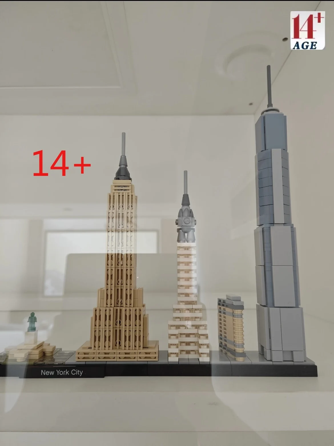 

MOC2025New York Architecture Skyline Building Blocks Tower Edifice Bricks Town Street 21028 Toys For Children Gifts