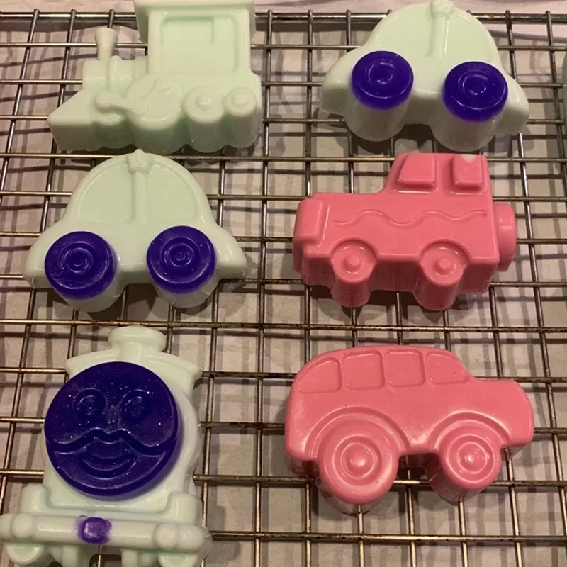 Molde de silicona 3D de coche de dibujos animados para jabón, para baby shower, para hacer barras de loción con forma de tren, suministros para hacer cera derretida, cubitos de hielo, gelatina, crayones y herramientas para pasteles