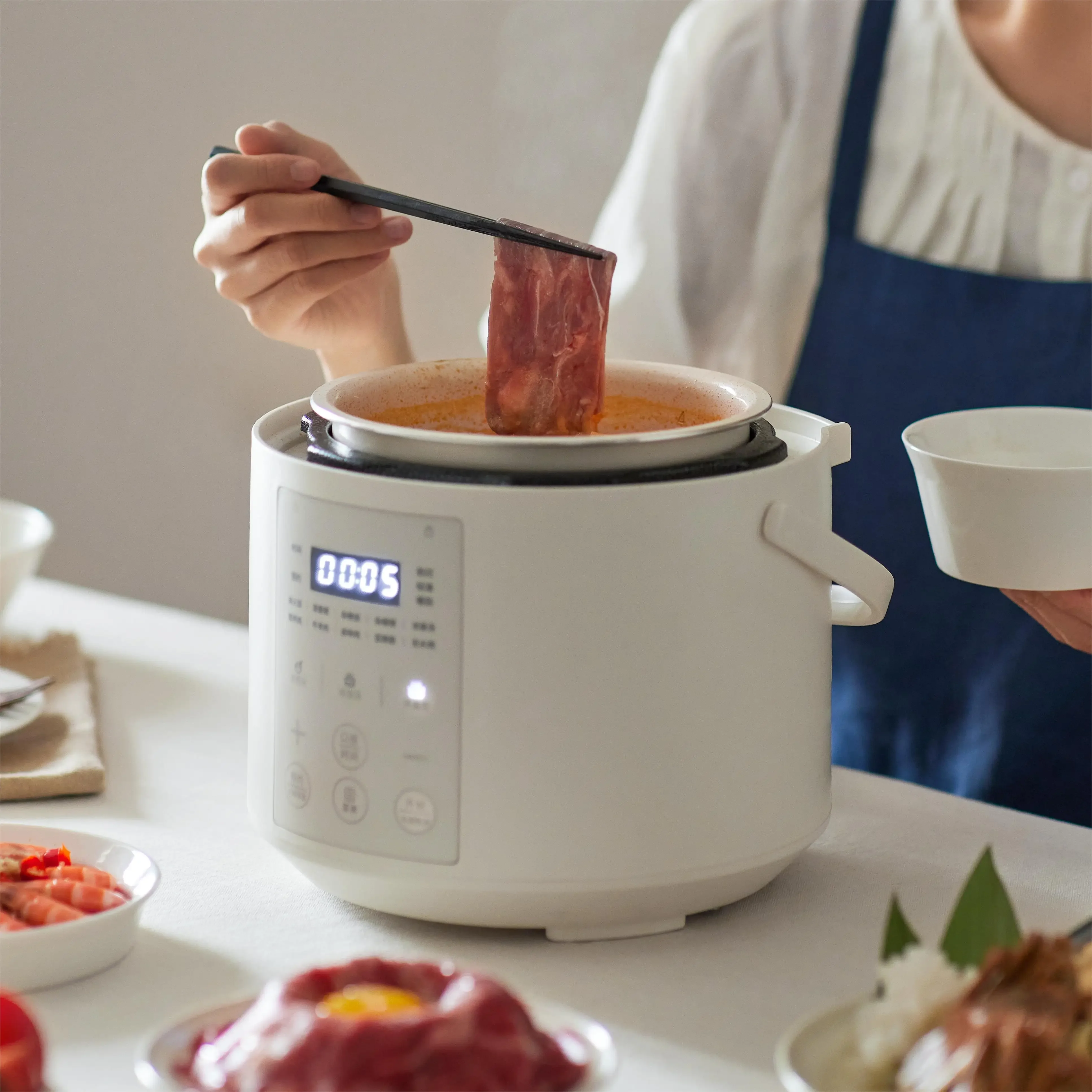 Manufacturer Electric Pressure Cooker Open Lid can be Cooked with LED Display Intellint 2L Rice Cooker