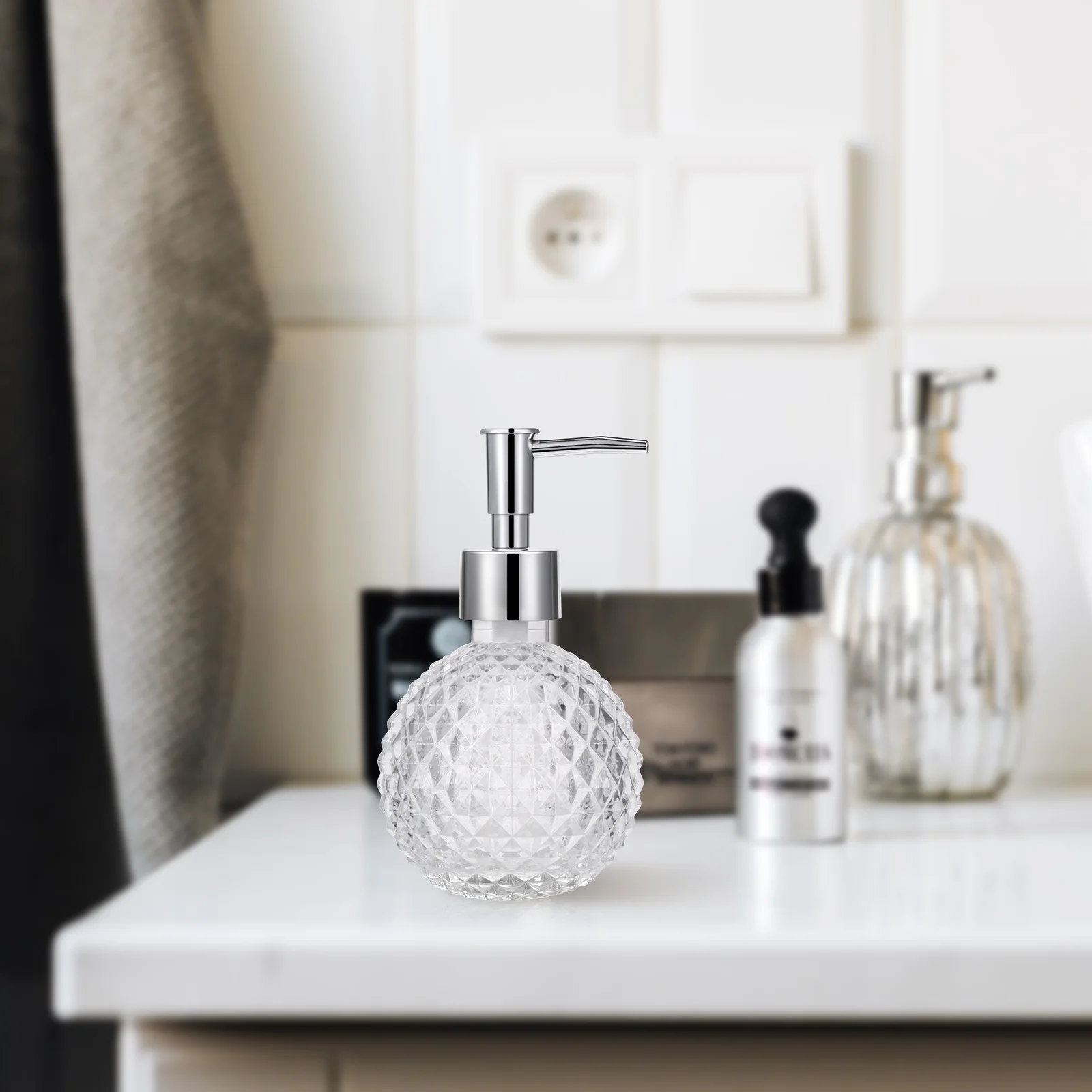 

1Pcs Travel Pump Bottle Multipurpose 220Ml Anti-Skid Diamond Pattern Dispenser for Lotion Shampoo Body Wash Camping