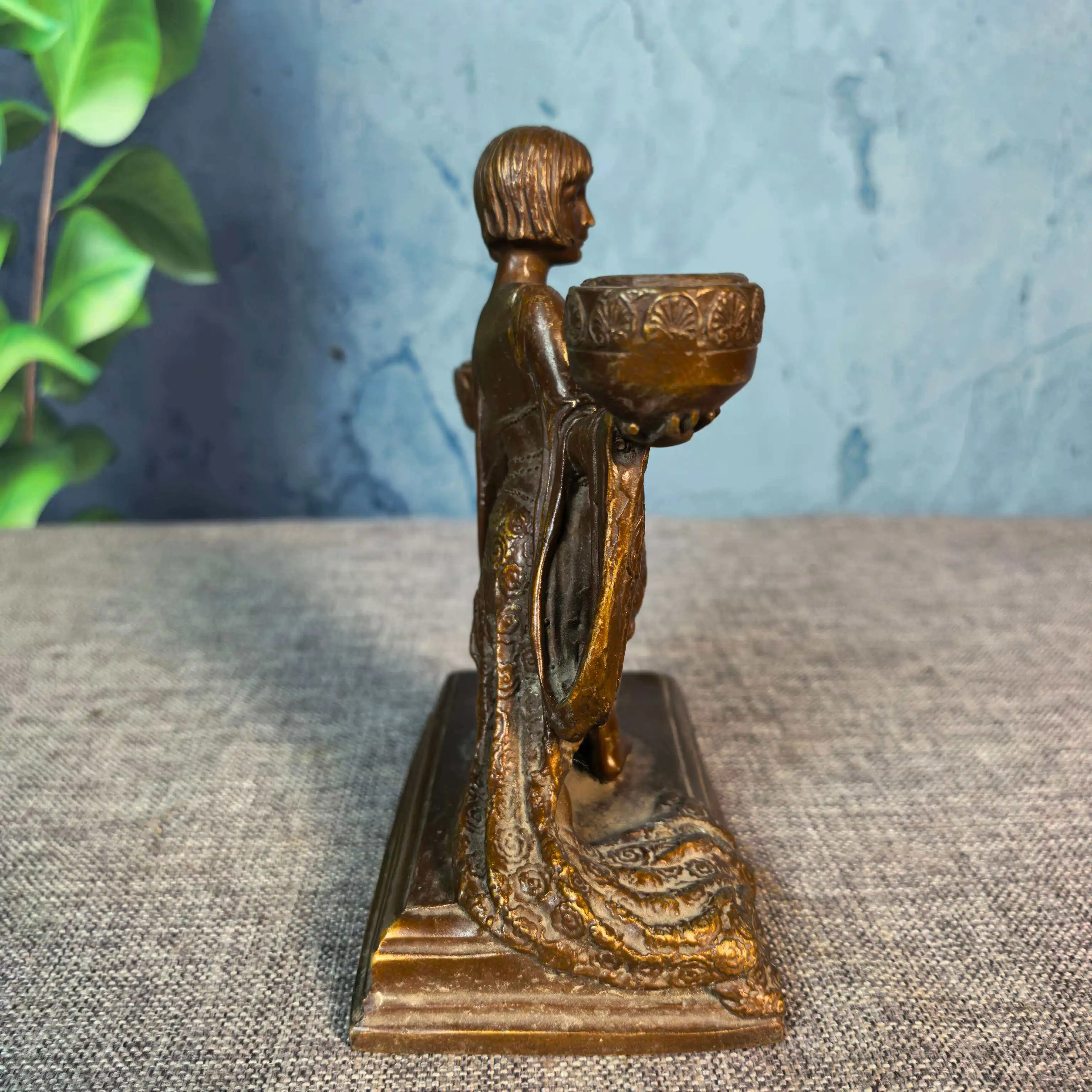 Vintage Western Beauty Bronze Candle Holder European Style Home Office Lucky Decor
