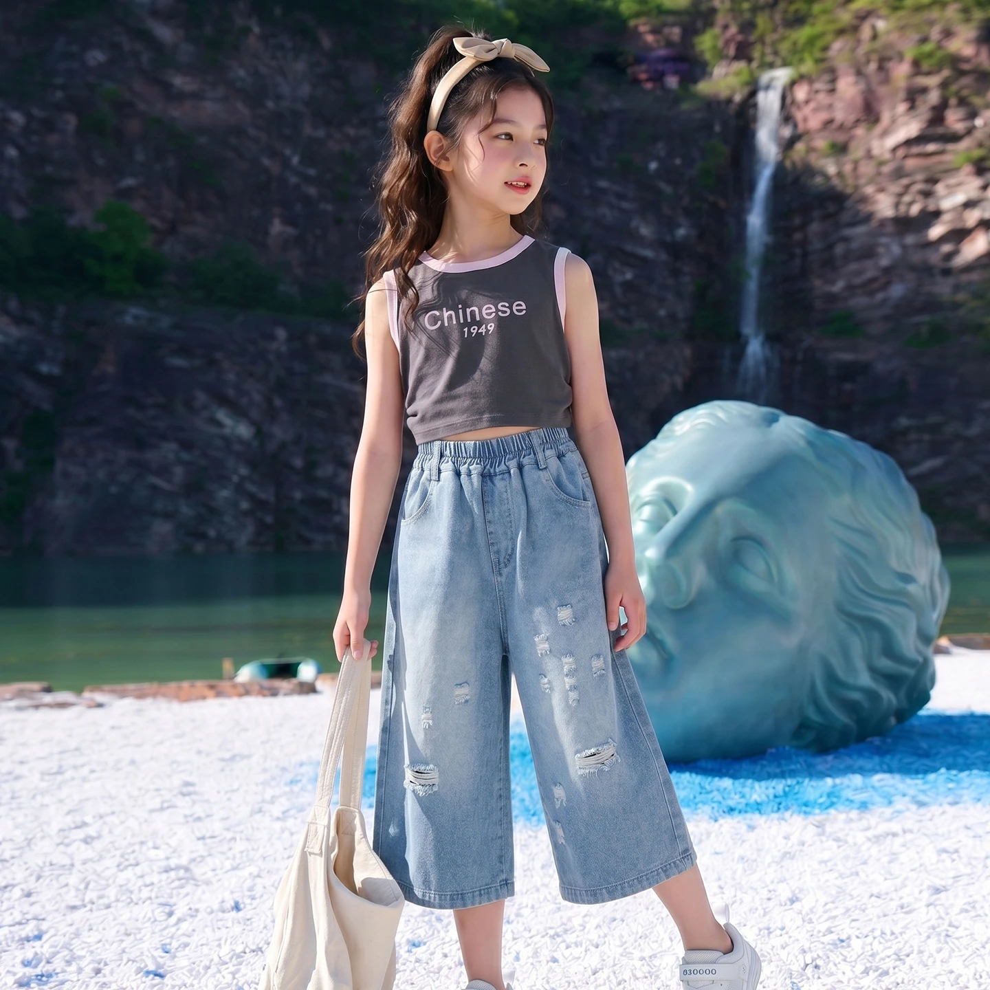 Girls' ripped hole jeans 2026 summer new teenage kids casual denim pants Girls' fashionable capris pants for 4-14 years