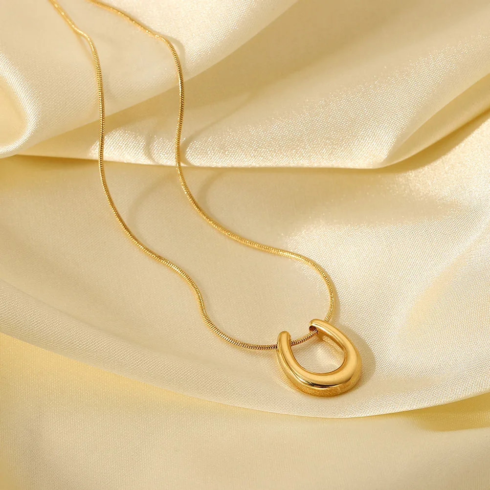 

Horseshoe Necklace For Women Aesthetic Metal Pendant Chain Neck Jewelry U Shape Lock Collar Necklace Lightweight Simple Style