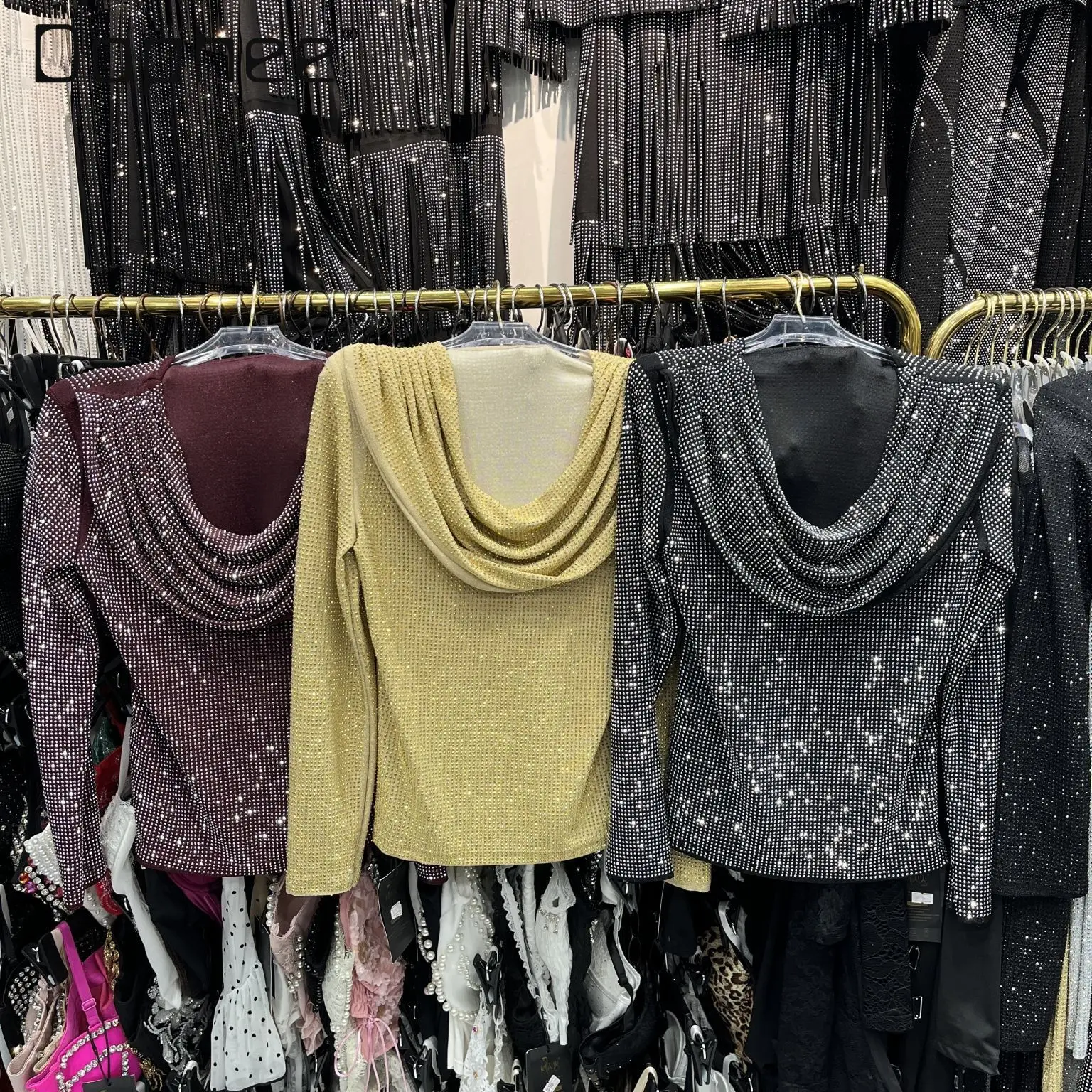 

Новинка ранней весны 2026: Элегантный женский топ с высоким воротом и длинными рукавами, расшитый бисером и стразами, облегающая блестящая базовая рубашка, модный тренд для девушек