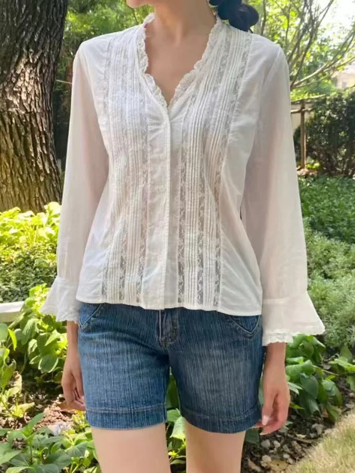 

White Thin Lace Trim Blouse T-shirt Women V-neck Single Breasted Flare Sleeve Shirt Autumn New Preppy Style Sweet Casual Blouses