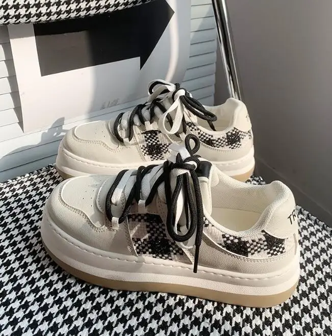 Japanese fashion Big Head Shoes 2023 Summer New women Shoes Thick Sole Fashion Women's Little White Shoes Trend