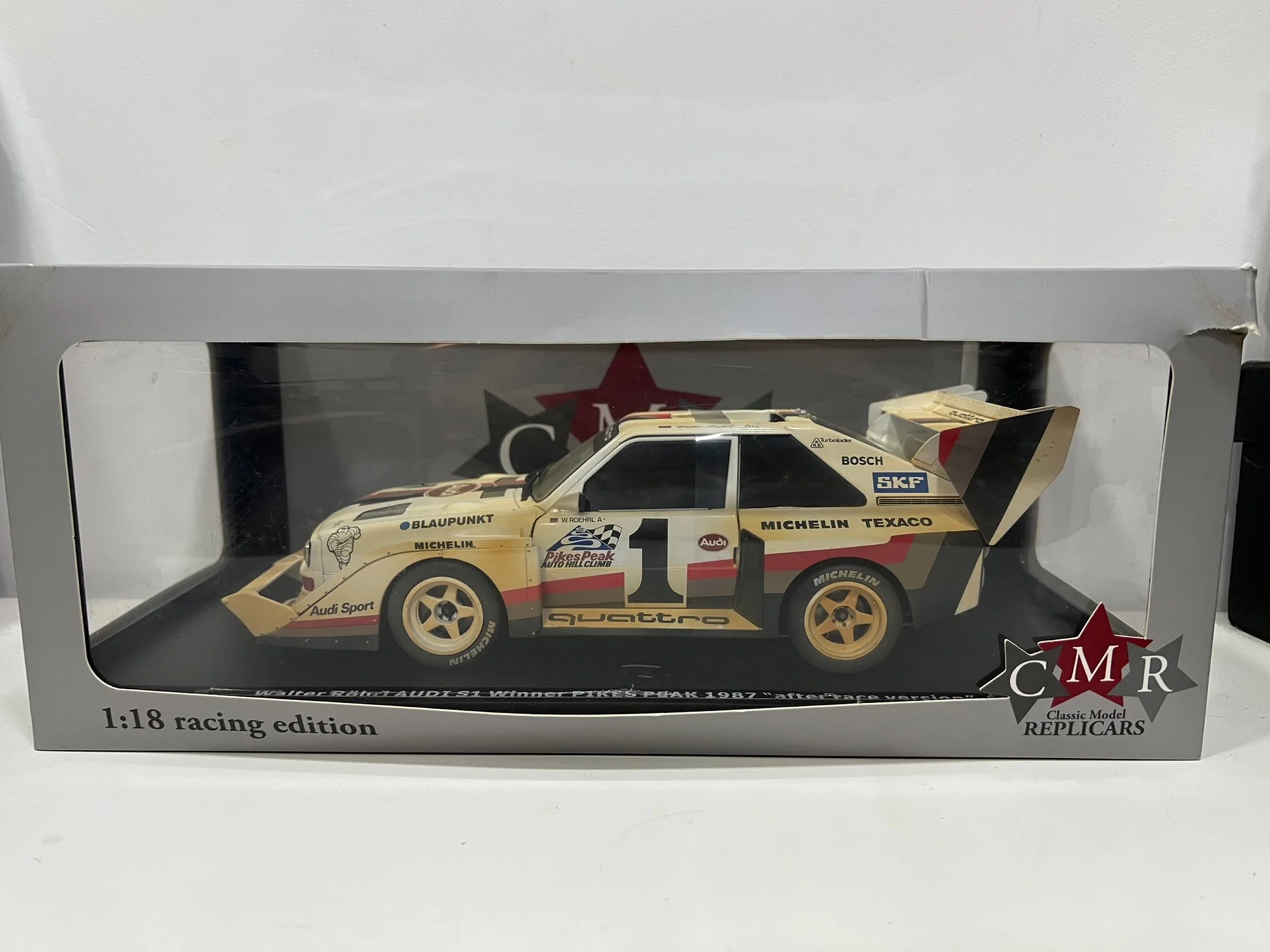 

Литой под давлением CMR масштаб 1/18 Audi Quattro S1 Pikes Peak 1987, двухдверная модель автомобиля, Коллекционная игрушка, подарок, сувенир, украшение для дисплея
