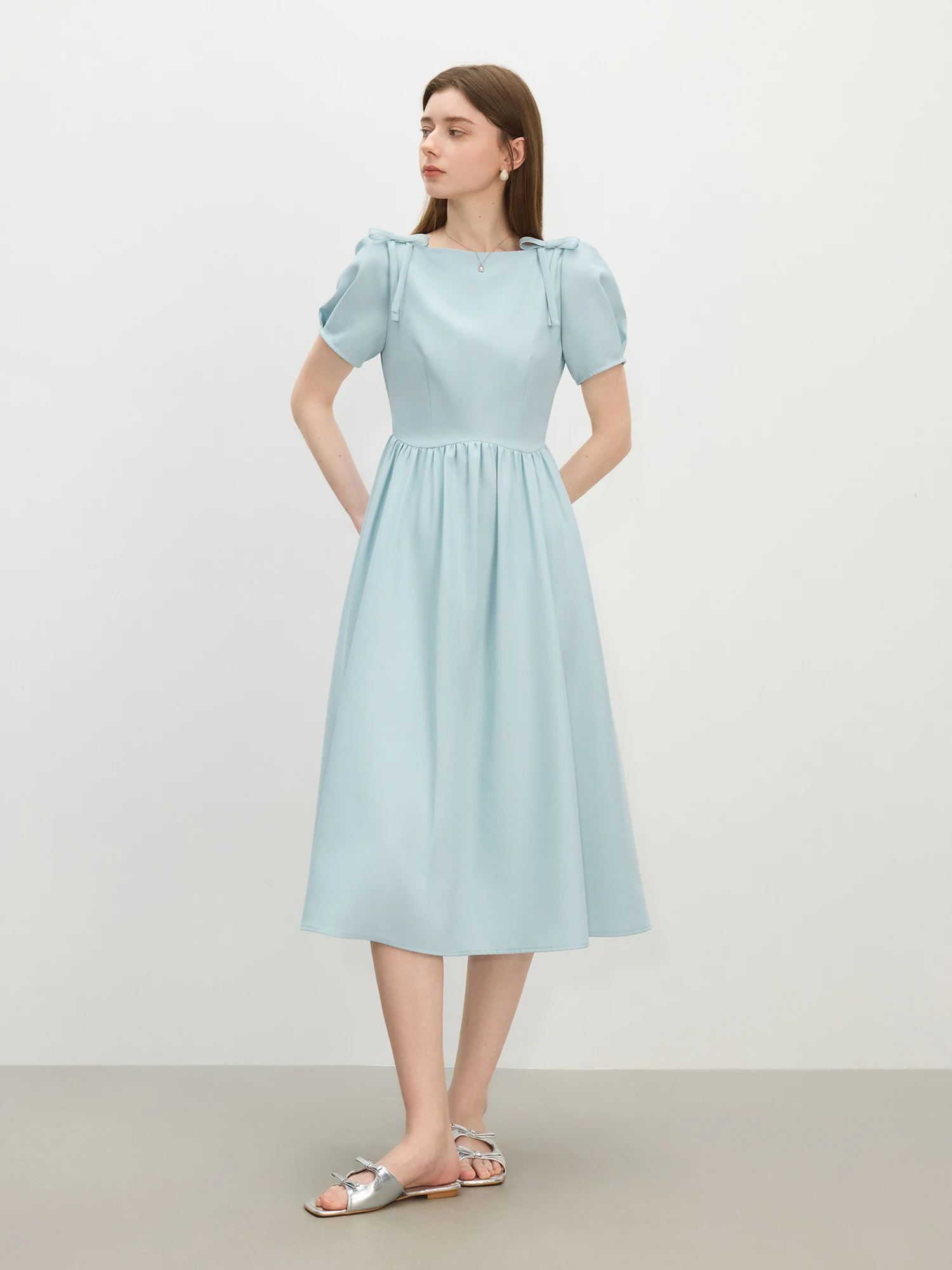 FSLE vestido de cuello cuadrado de estilo francés para mujer con lazo verano 2025 nuevo vestido ajustado longitud media 25FS12623