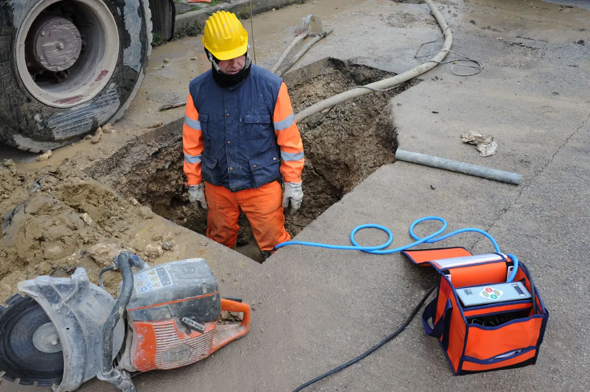 ماكينة لحام كهربائية محمولة من نوع TLF RITMO BRAND ELEKTRA Light Type