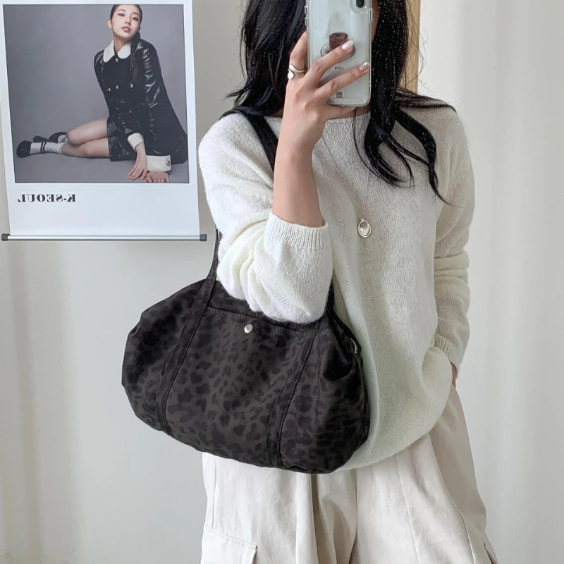 

Wild Leopard Print Handbag Large Capacity Tote Bag Minimalist Nylon Women Shoulder Bag Fashion Armpit Bag Retro Satchel