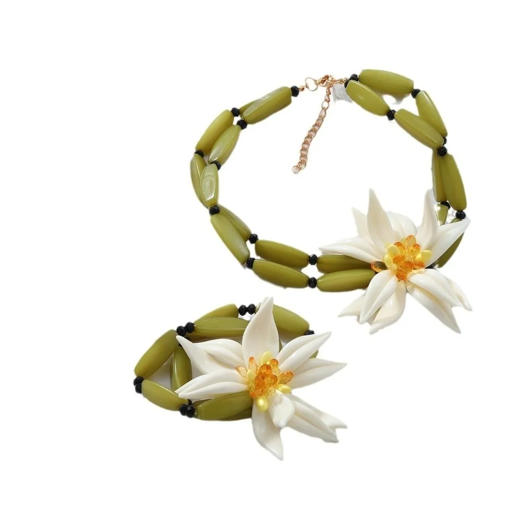 Ювелирные изделия ручной работы с лепестками цветов, преувеличенный дизайн, материал из смолы, ювелирные изделия с PVD-покрытием, цветочный дизайн, модный стиль