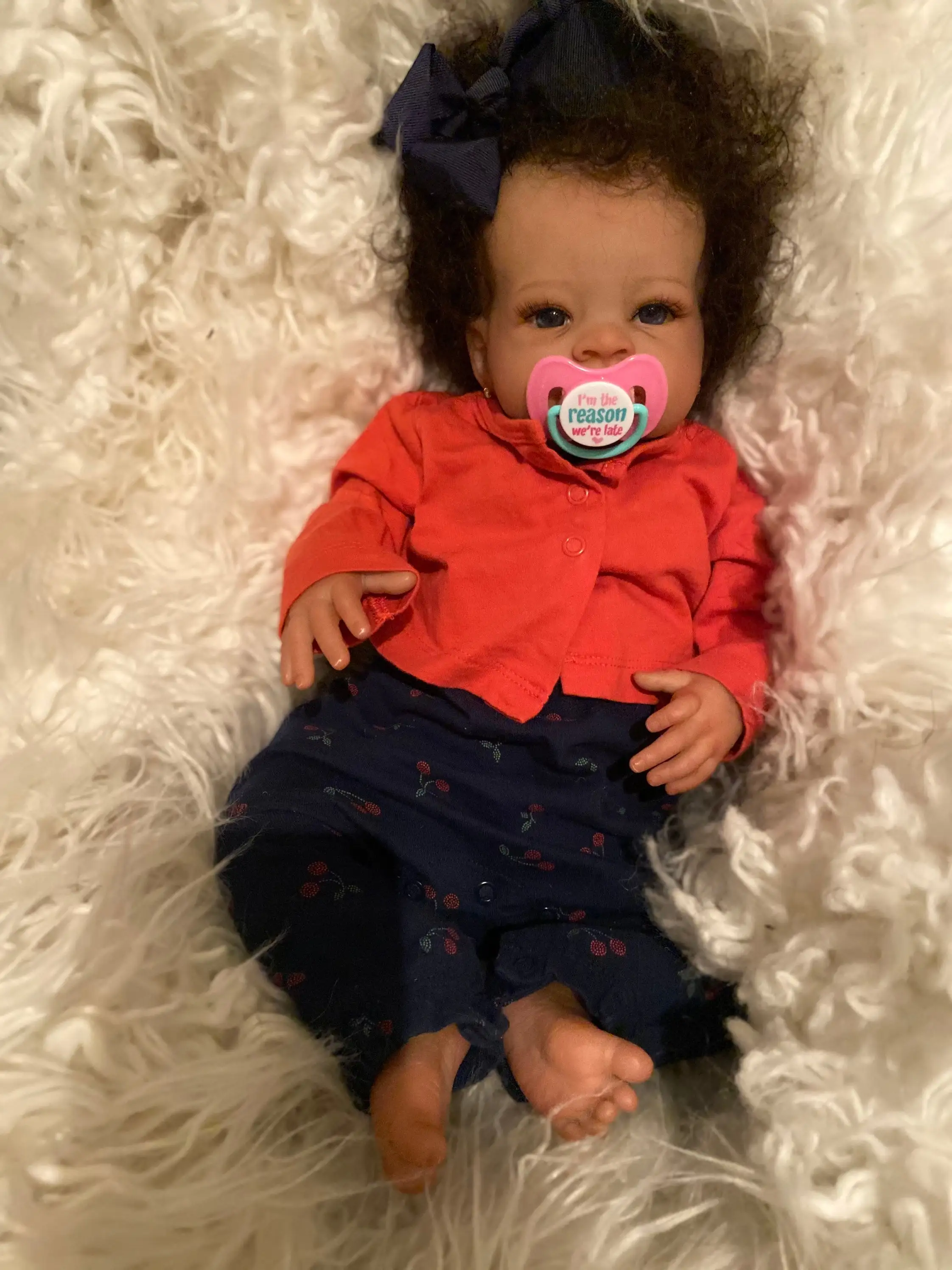 Risbecko 20 インチ リアルな黒のリボーンベビードール - アフリカ系アメリカ人の柔らかい布ボディ人形 - 誕生日プレゼント/クリスマスギフト