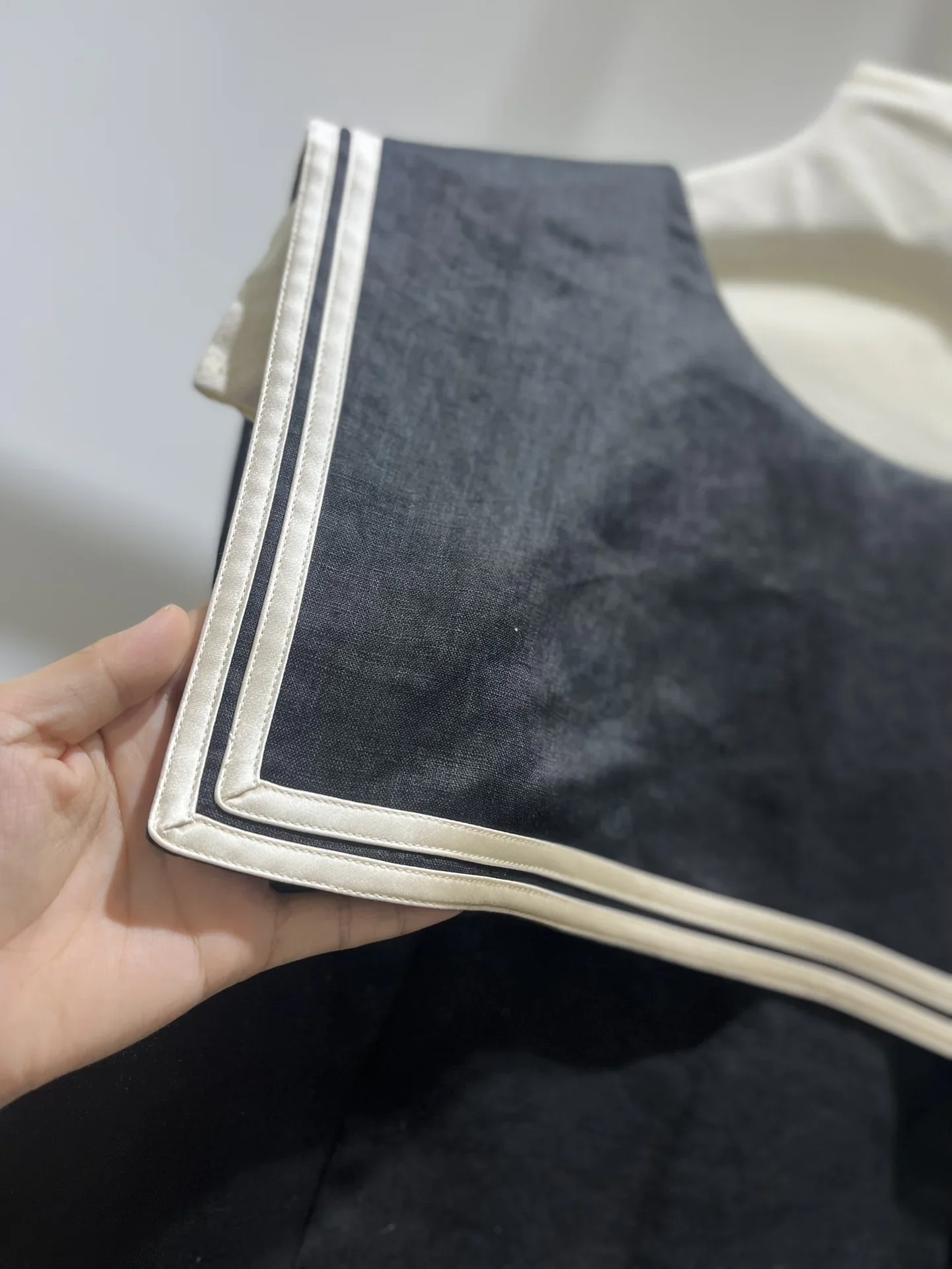 Women's Sailor Collar Blouse Summer New Contrast Color Sleeveless Elegant Shirt