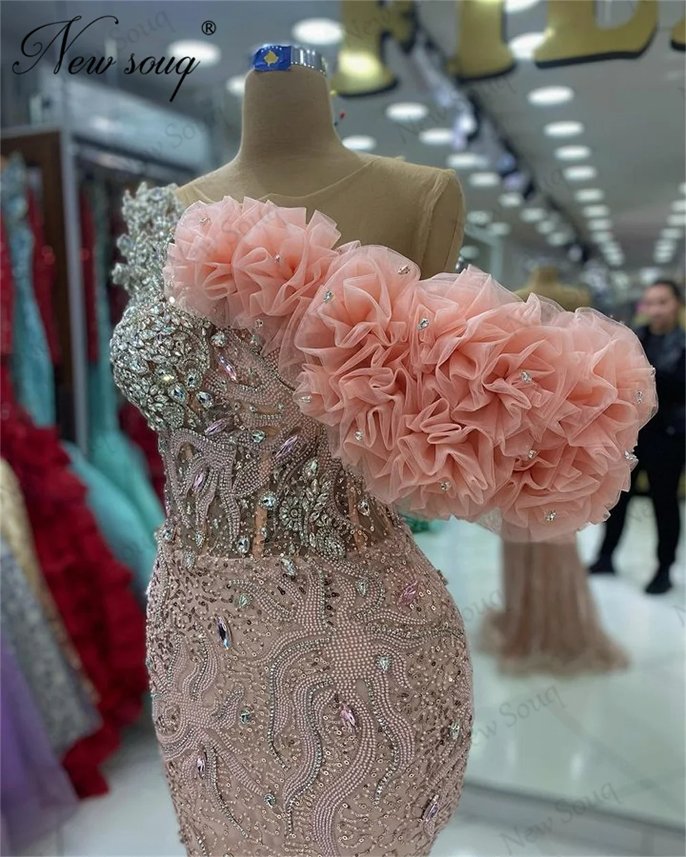 Eleganti abiti da sera rosa sirena arabo Dubai cristalli di perline fiori Celebrity Dress abiti da festa di nozze Robes De Soiree