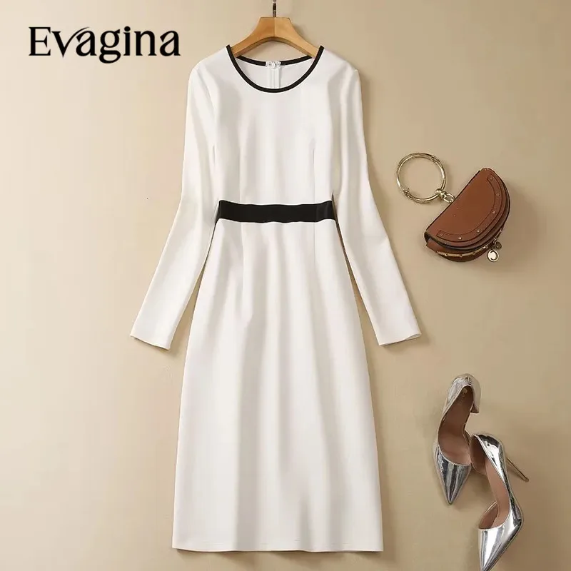 

Evagina Fashion Designer Women's Round Neck Long-Sleeved Black And White Patchwork Elegant High-Waisted Hip Wrap Pencil Dress