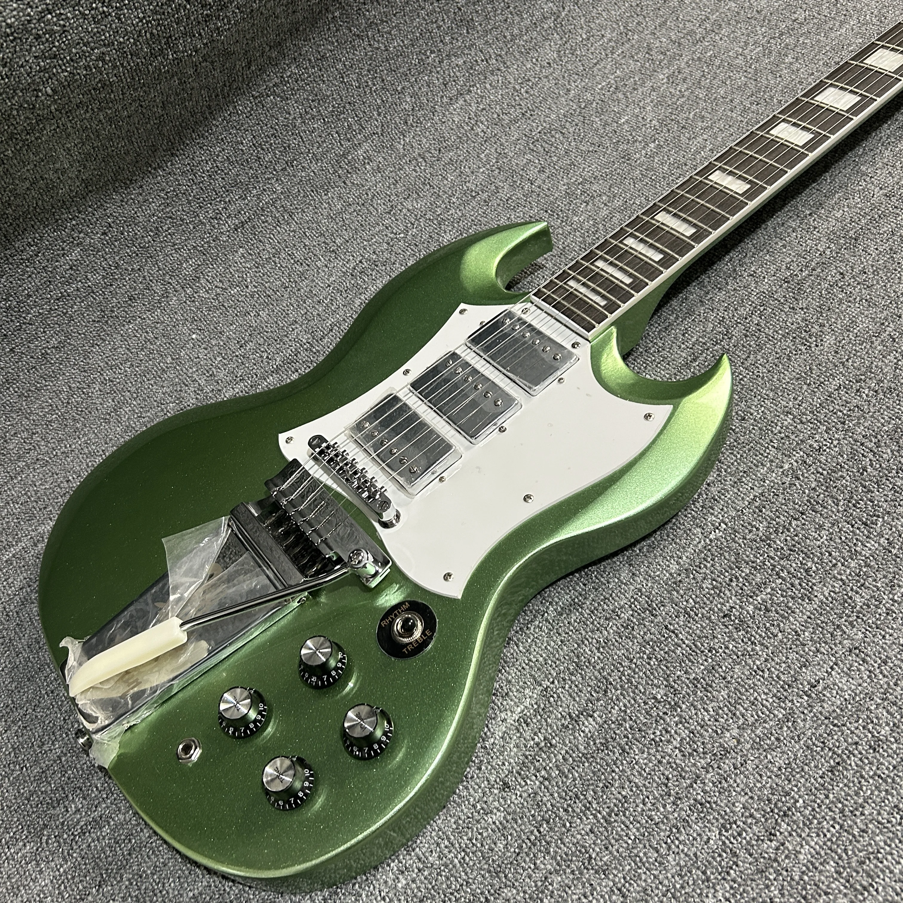 Work Fine Feel Comfortable Sound Super Great Electric Guitar Green SG Color Rosewood Fingerboard Mahogany Guitar Body