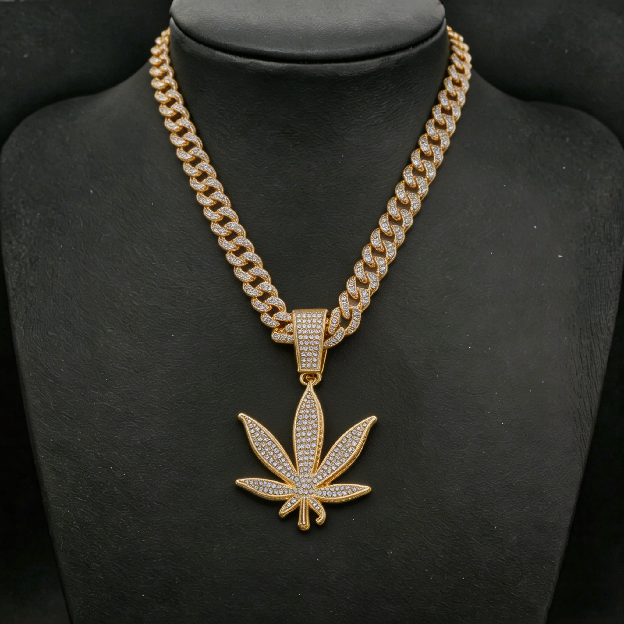 1 Autumn maple leaf pendant necklace, hip-hop punk style fallen leaf fashionable and dazzling accessory, men's necklace, women's