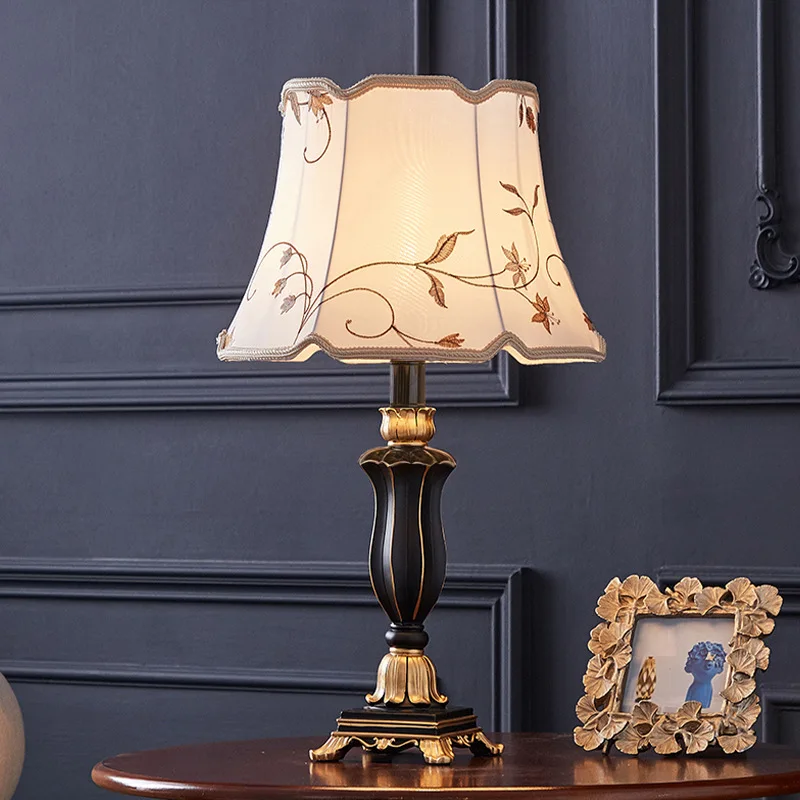 Nordic Retro Carving Green Resin Table Lamps Printing Fabric Lampshade Living Room Bedroom Restaurant Kitchen Study Desk Lights