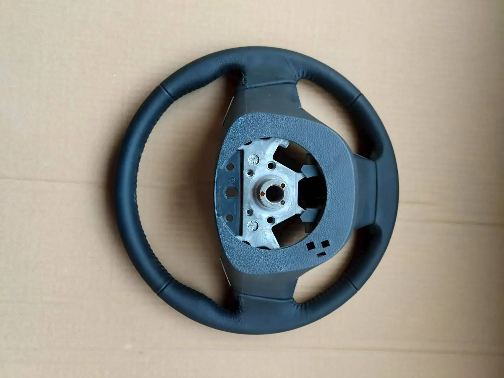 Car Steering Wheel Carbon Fiber Three Spokes Suitable for OE Code 484305KS5A