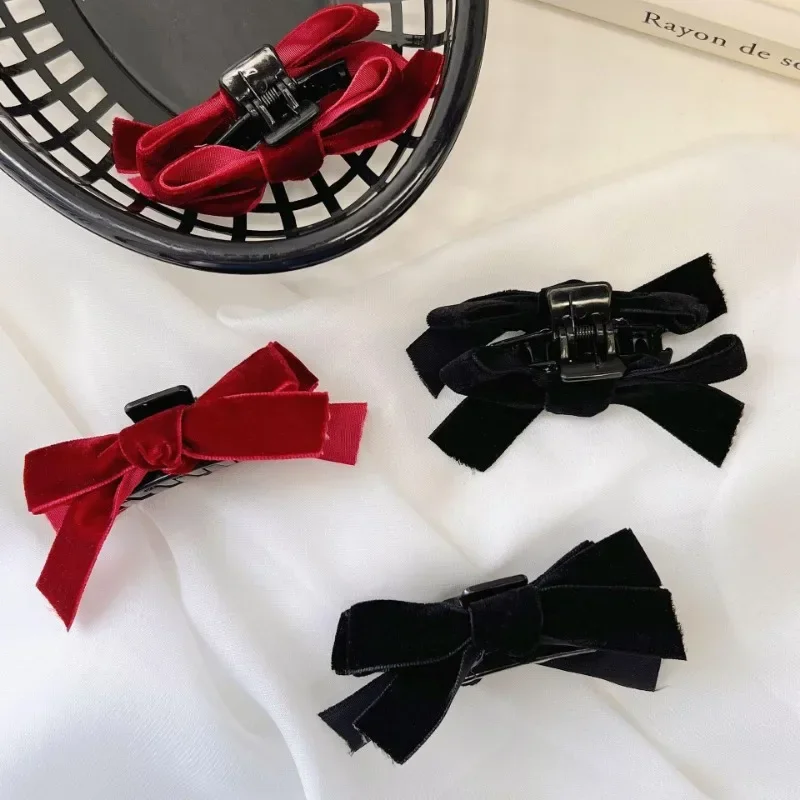 2pcs Sweet Black Red Bow Small Hair Claw Clip Princess Velvet Bow Hair Clip Claw Clamp Headwear Girls Women Hair Styling Tools