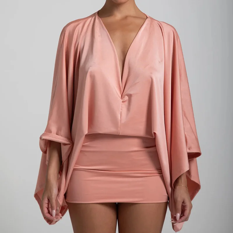 فستان نسائي كاجوال بأكمام تشبه جناح الخفّاش بلون سادة فستان قصير أنيق ثنيات من الساتان ملفوف على الورك مثير عميق على شكل حرف v عالي الخصر فستان قصير