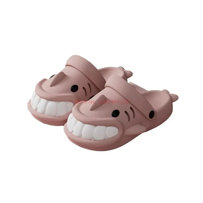 Zapatillas de tiburón sonriente periférico de Anime, chanclas de baño, zapatillas de playa, zapatos planos antideslizantes, hombres y mujeres