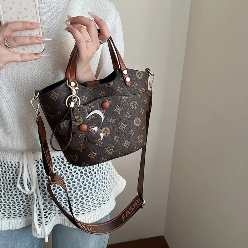 Nuova borsa a secchiello stampata alla moda europea e americana per donna, borsa a tracolla con cestino per verdure a spalla singola, borsa retrò