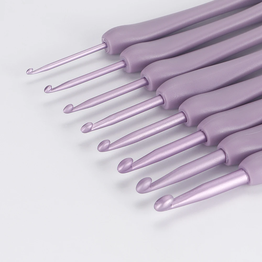 Set da 8 pezzi all\'uncinetto viola uncinetto ergonomico a mano filato ad ago in alluminio leggero 2.5-6.0mm per maglieria per principianti