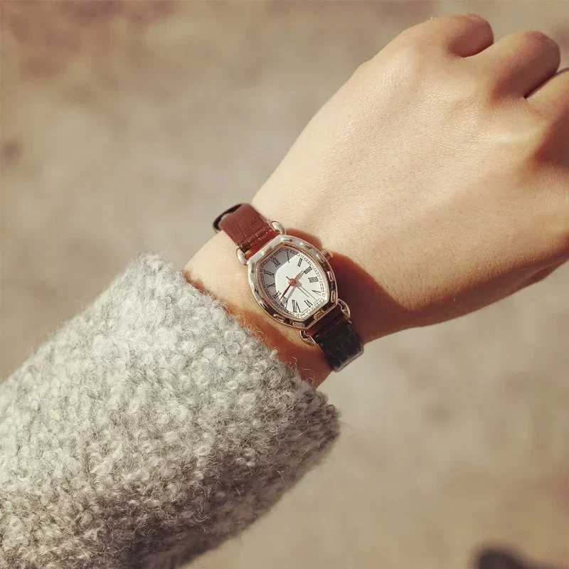 女性のための日本のクォーツ時計,クラシック,ファッショナブル,レトロ,女の子のための,誕生日プレゼント,箱なし