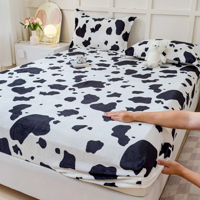 

Milk Velvet Thickened Fitted Sheet Soft Warm Autumn Winter Bedding Cow Print Dustproof Mattress Protector for Bedroom Guest Room