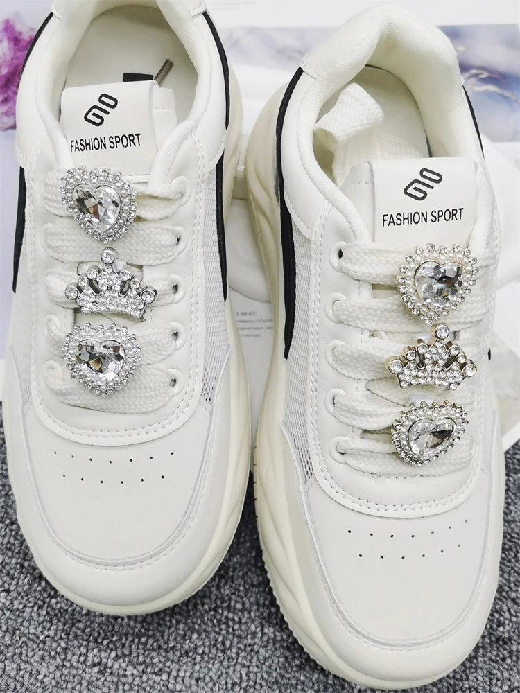 2PCS Luxus Bling Schuh Spitze Charms ABS Strass Schnalle Dekoration DIY Goldene Krone Schnürsenkel Clips Zubehör Fit Frauen Stiefel – Detail 13