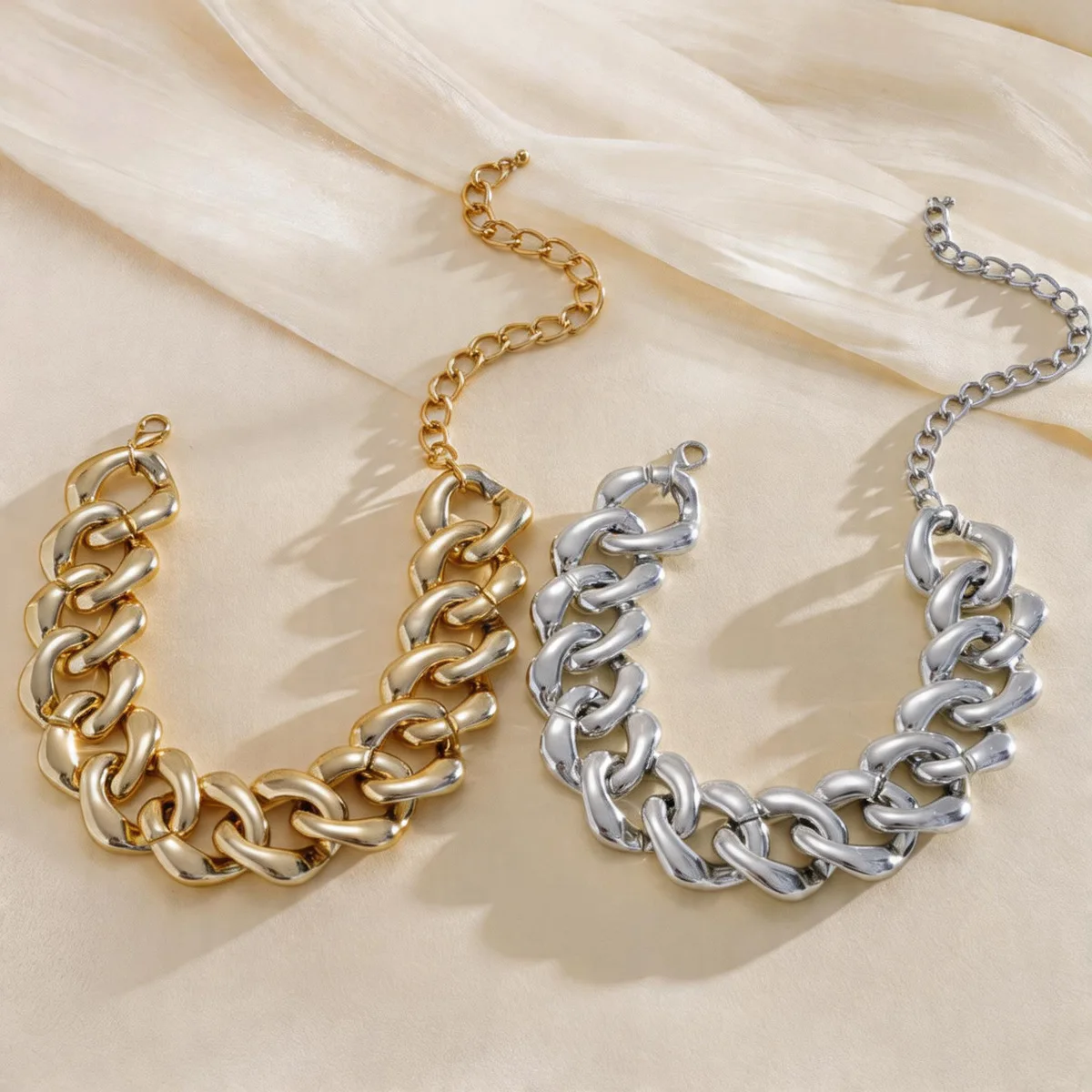 Exaggerated irregular chain necklace niche collarbone chain simple fashion temperament item decoration batch