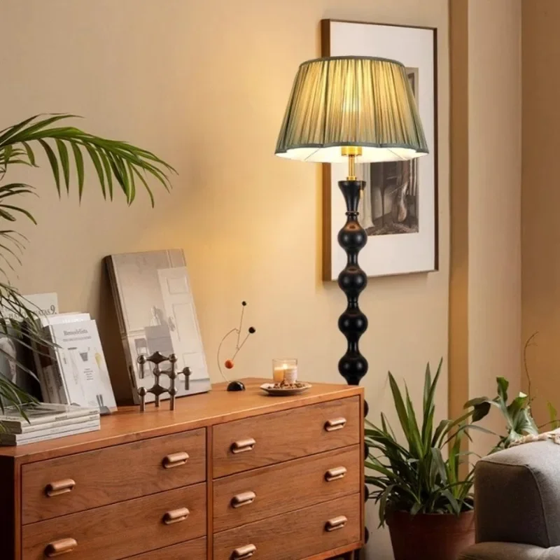 Торшер гостиная диван французский ретро элитный смысл средневековый