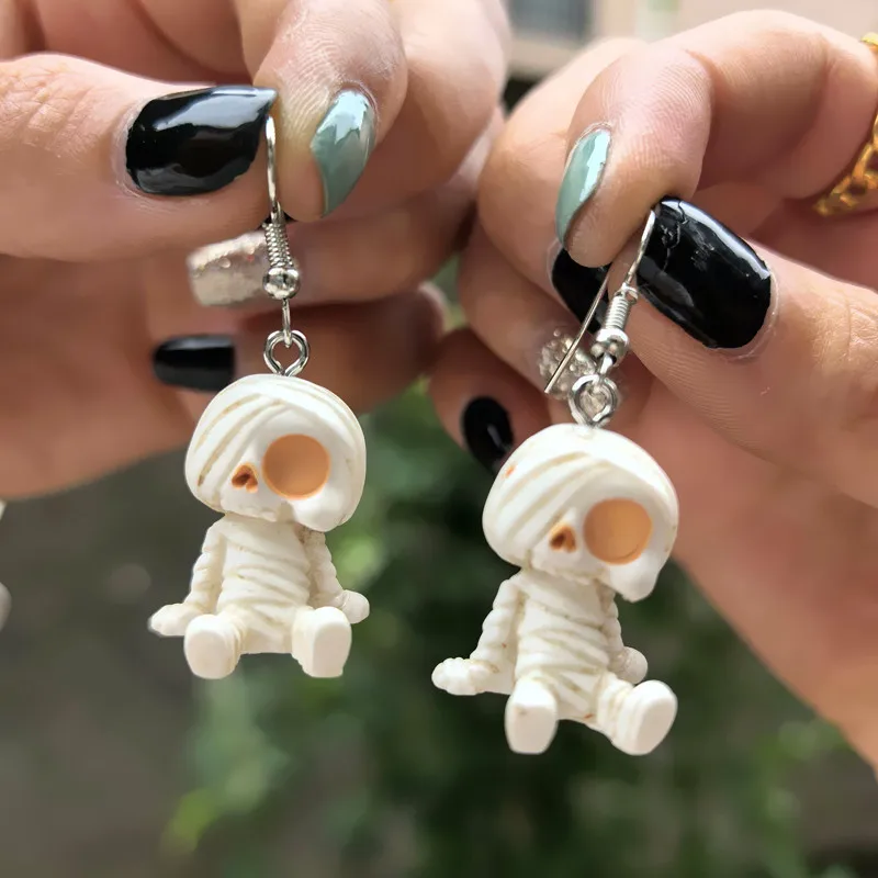 Resin Mummy Earrings for Halloween, 3D Horror Spicy Girl Earrings, Handmade Gothic Jewelry for Women Teen Gift