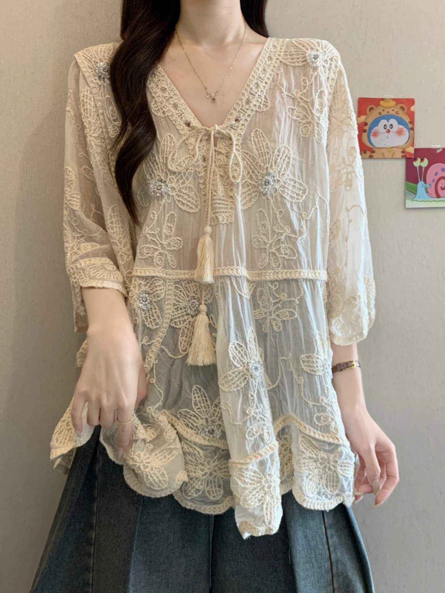 Loose V-neck Lace Embroidery Half Sleeve Shirt Women Summer plus Size Slimming Base Layer Top Korean Style Commute Wind