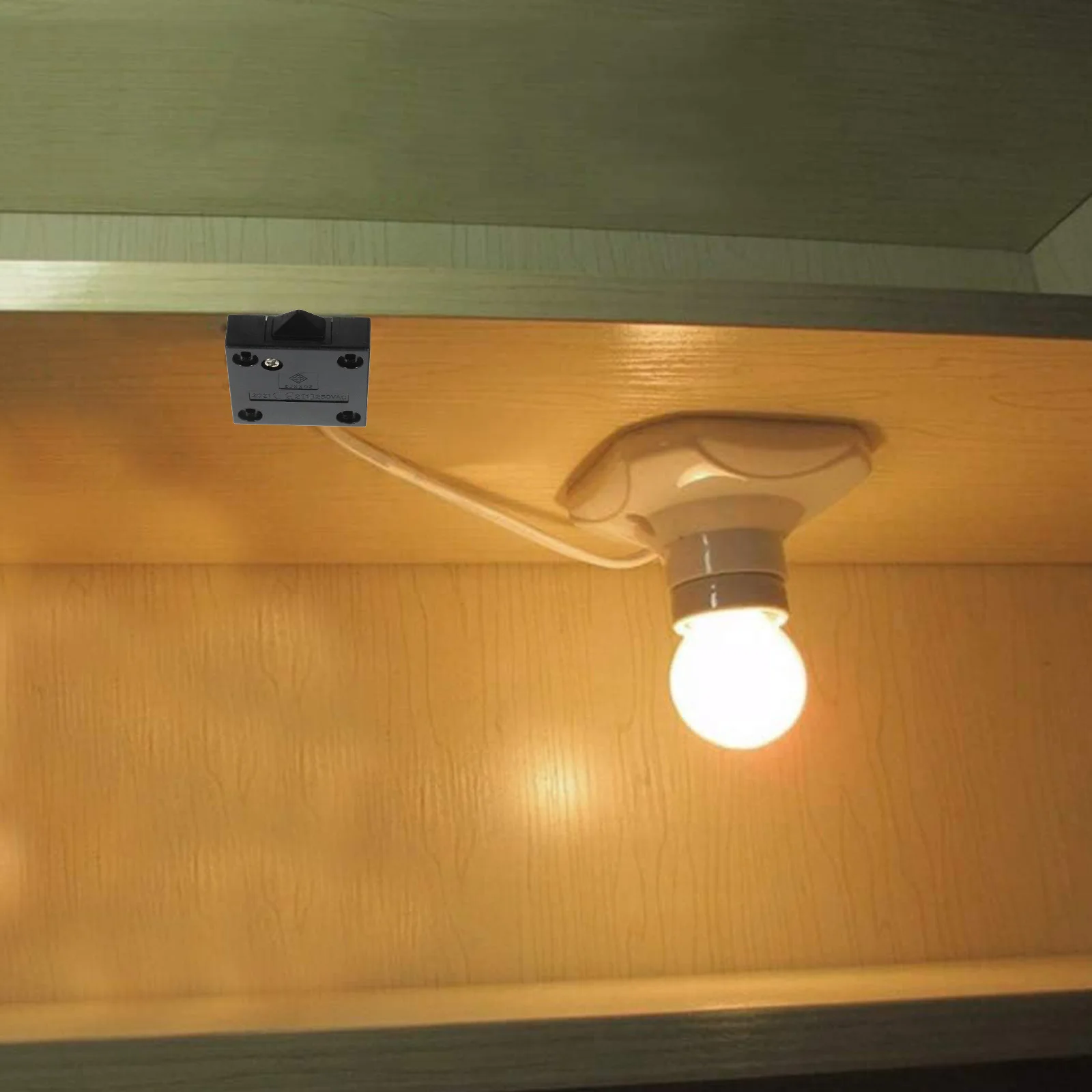 

2Pcs Wardrobe Light Switch Sturdy Durable Cabinet Lamp with Screws for Closet Lights Kitchen Pantry No Electric
