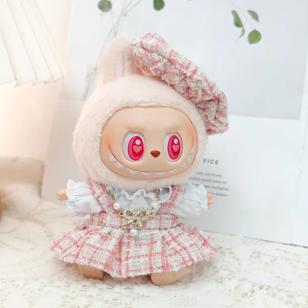 ชุดเสื้อผ้าตุ๊กตาขนาดเล็กสำหรับตุ๊กตา Labubu V1 V2 ขนาด 15-17 ซม. ชุดเดรสคลาสสิกสไตล์ตาราง พร้อมเสื้อคลุมและหมวกเบเร่ต์ประดับมุก