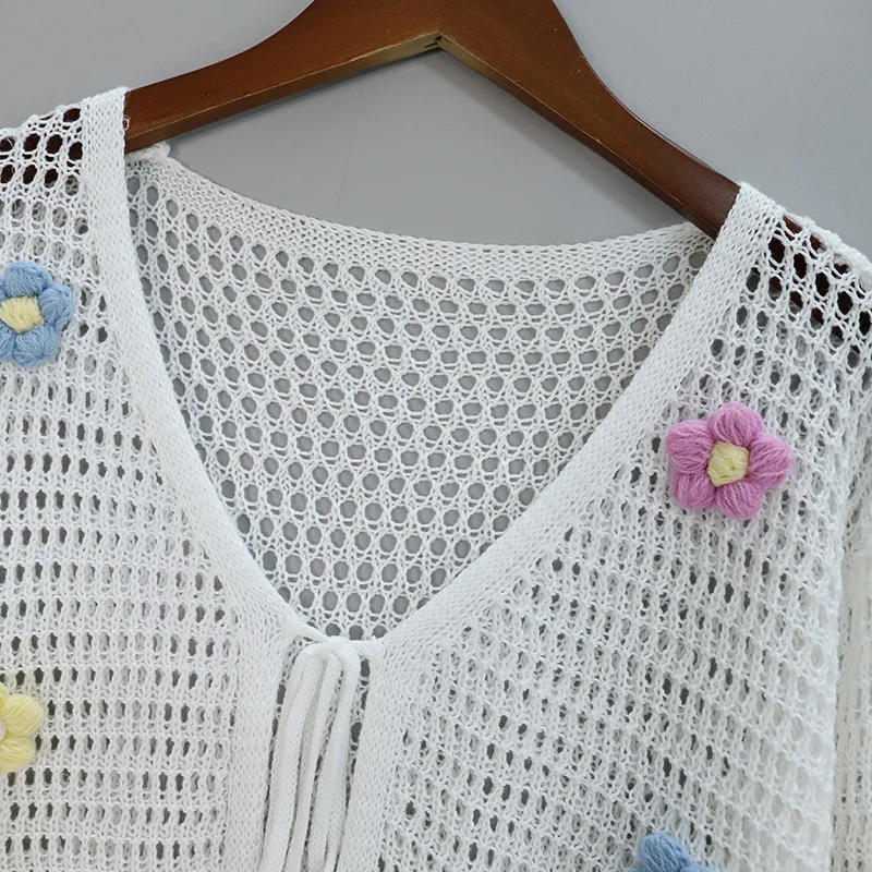 2025 新しいビーチウェア女性のカジュアル 3D 花装飾中空アウトニットショートカバーアップ白中空アウトニットビキニコート