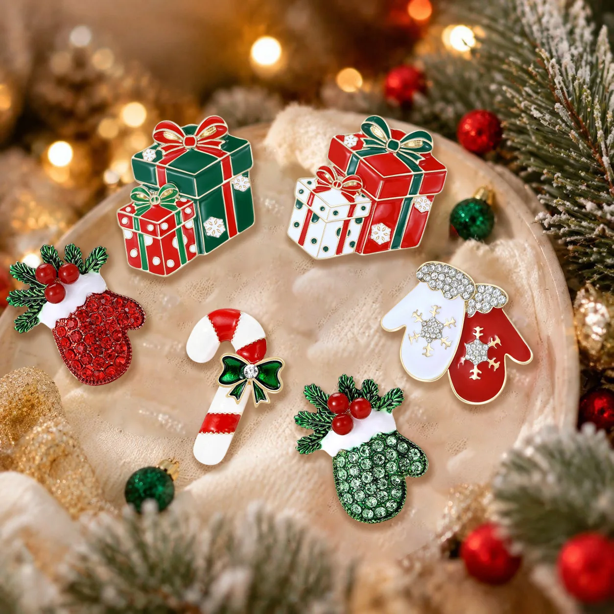Cross border cute creative enamel drip oil Christmas gift box brooch, versatile coat sweater accessories Christmas