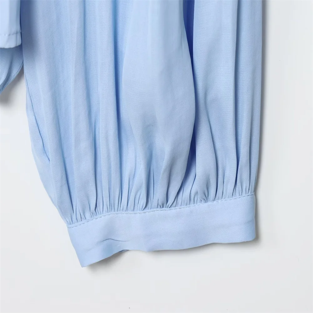 Europejski i amerykański styl, nowa kolekcja jesienna, damska, uniwersalna bluzka z dekoltem w serek, długim rękawem, pionową koronką i efektem zwisania.