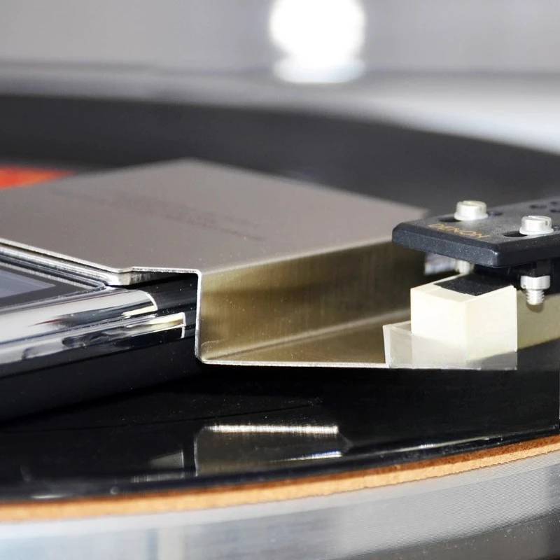 Misurazione e regolazione del misuratore a stilo con fonografo in vinile. Misuratore a stilo ad alta precisione più preciso
