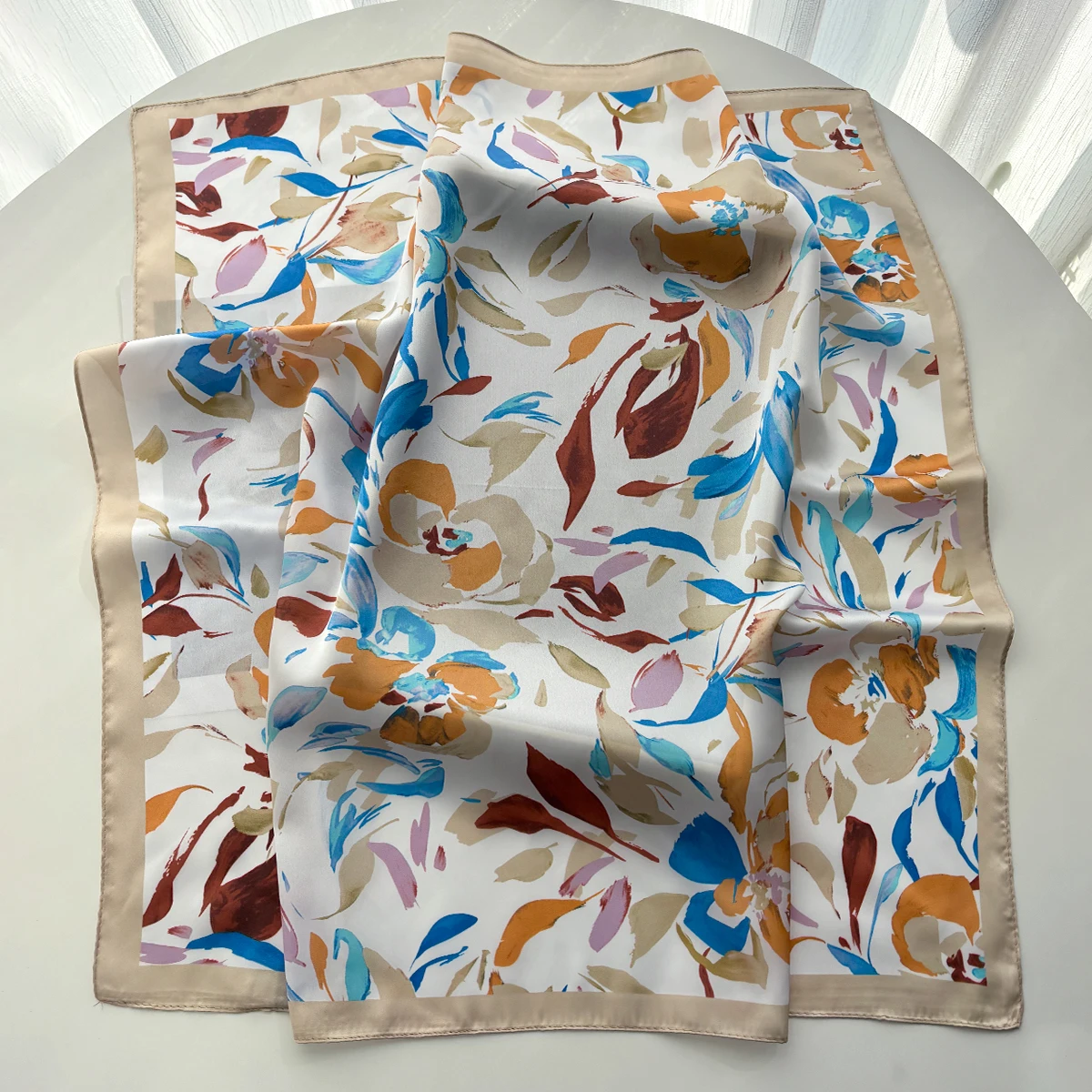 Design-Print Seidenimitat-Schal für Damen, quadratische Haarbänder, Foulard, weibliches Bandana, Halstuch, Stirnbänder, Neu 2026 – Detail 5
